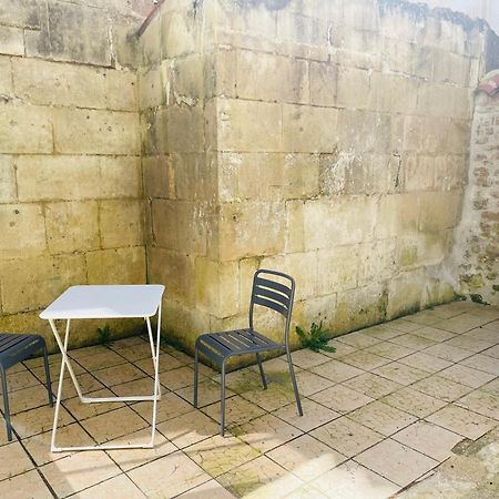 Appartement Avec Cour Privee Saint-Jean-dʼAngély 외부 사진
